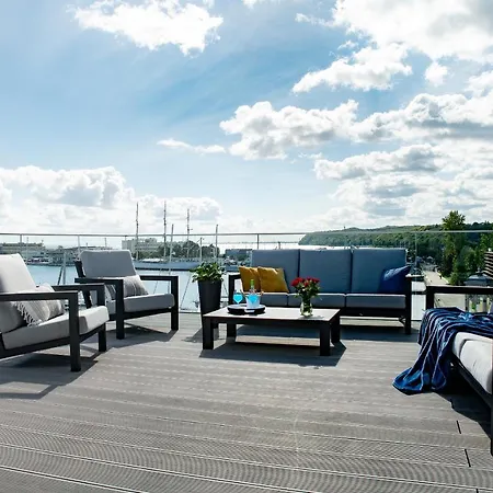 Yacht Park Premium Sea View Apartment